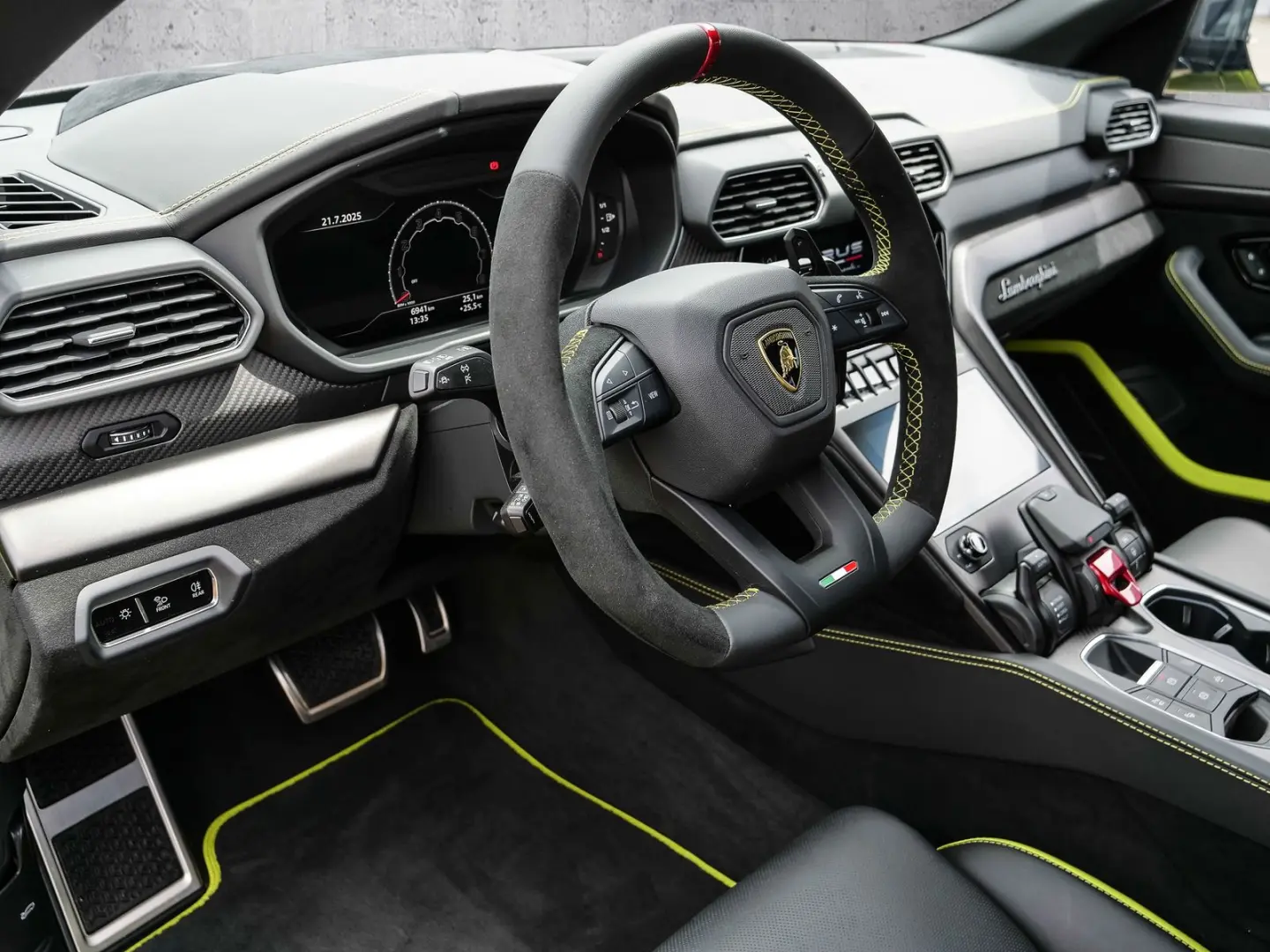 Urus Performante Verde Scandal, B&O, Nightvision