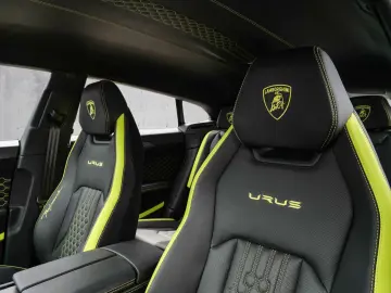 Urus Performante Verde Scandal, B&O, Nightvision