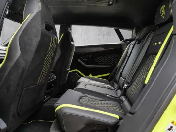 Urus Performante Verde Scandal, B&O, Nightvision