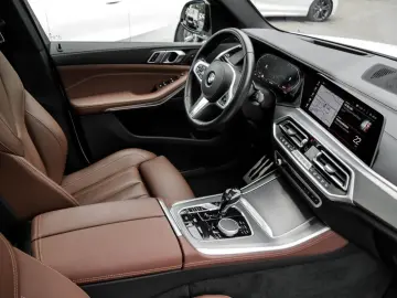 X5 xDrive30d M SPORT+AHK+PANO+HuD+DA+PA+HiFi