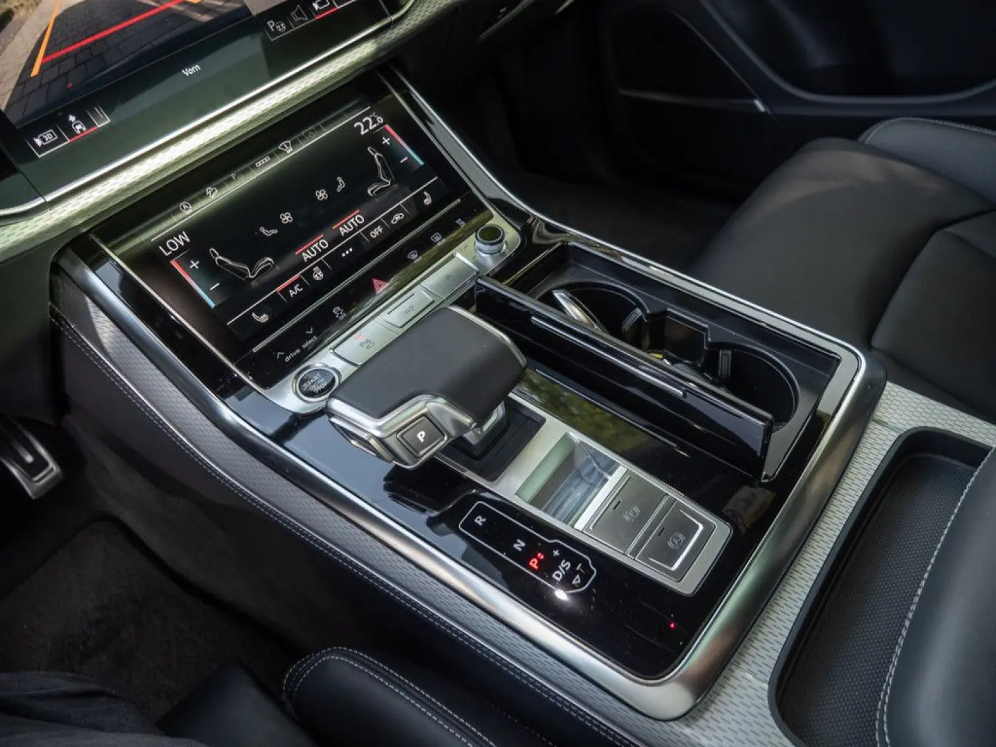 Q8 50TDI quattro S line LASER NAVI AHK STANDHZ