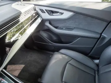Q8 50TDI quattro S line LASER NAVI AHK STANDHZ