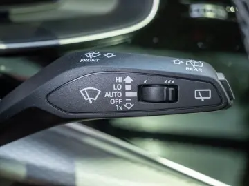 Q8 50TDI quattro S line LASER NAVI AHK STANDHZ