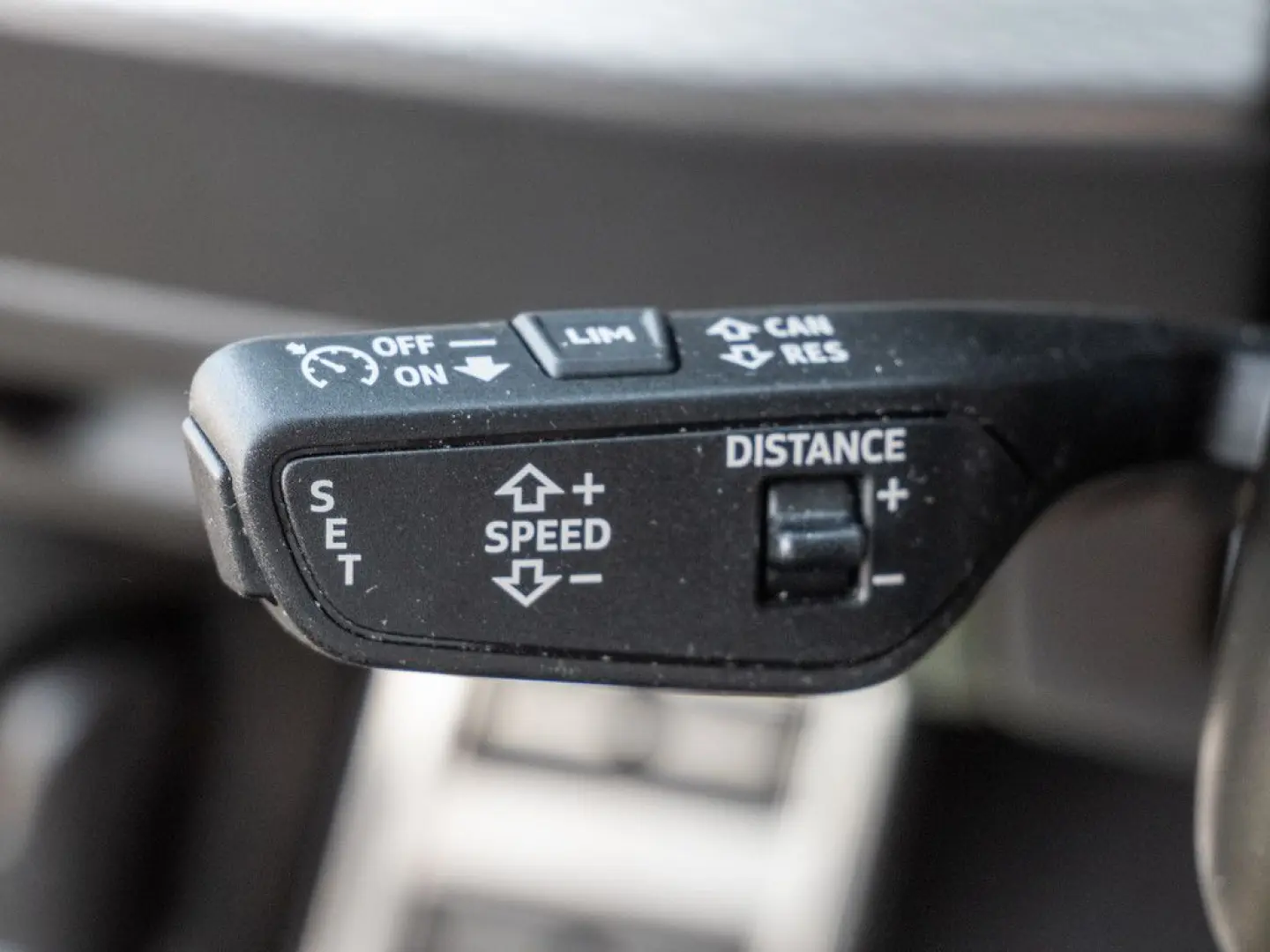 Q8 50TDI quattro S line LASER NAVI AHK STANDHZ