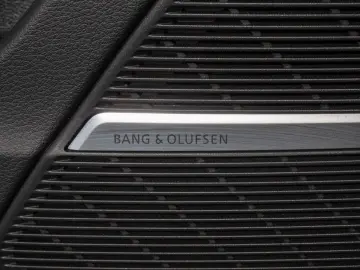 Q8 50TDI quattro S line LASER NAVI AHK STANDHZ