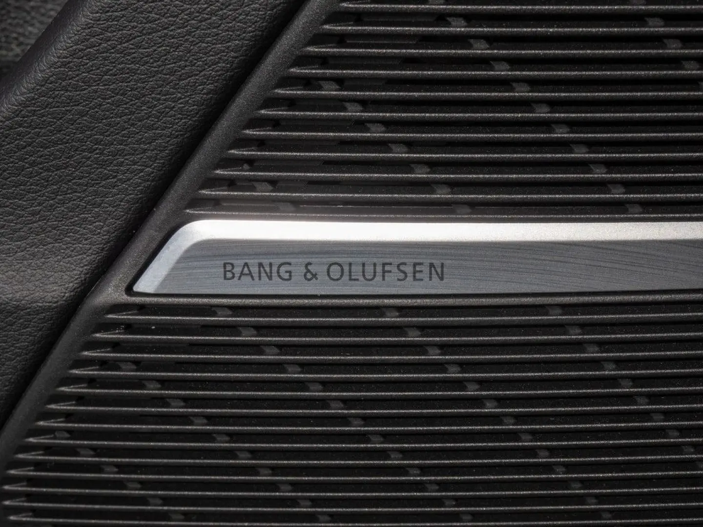 Q8 50TDI quattro S line LASER NAVI AHK STANDHZ