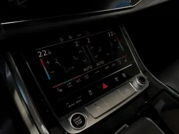Q8 50 TDI quattro/WABENSITZE/PANO/SITZBEL/S-line