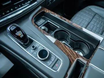 Escalade 6,2l Sport Platinum,Nachtsicht,Luft,LPG