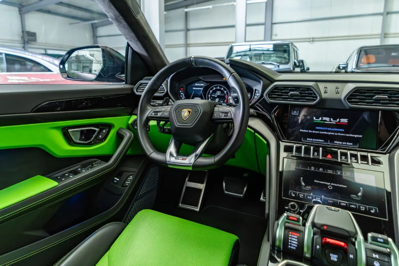 Urus 4.0 V8 / Vernice Opaca/ Pano / Prod:05.2022