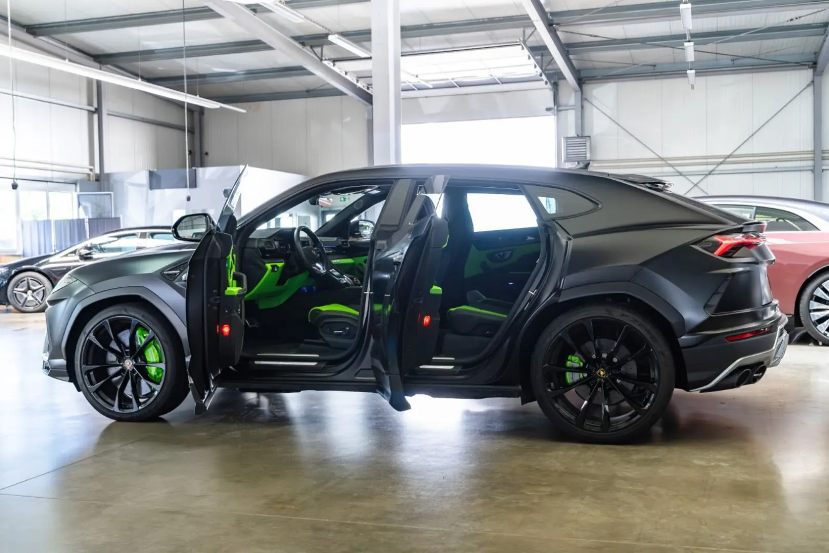 Urus 4.0 V8 / Vernice Opaca/ Pano / Prod:05.2022