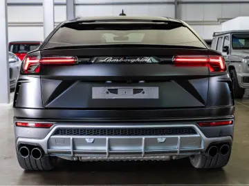 Urus 4.0 V8 / Vernice Opaca/ Pano / Prod:05.2022