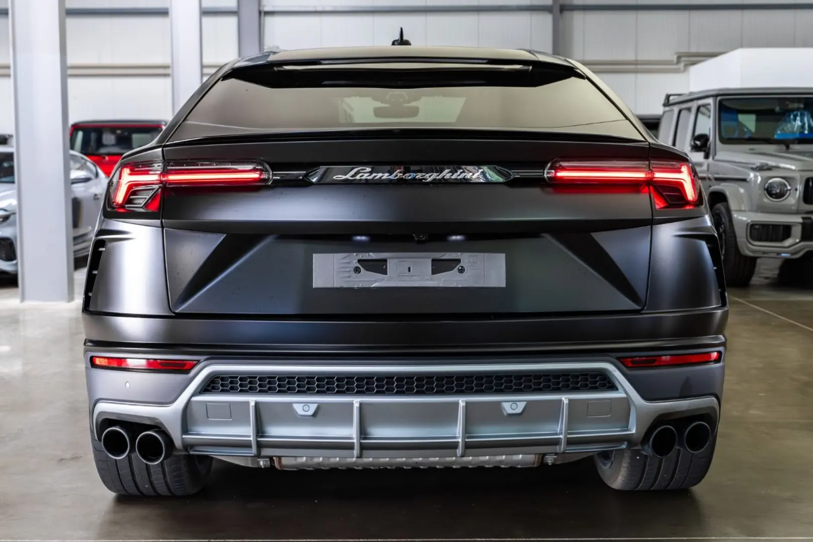 Urus 4.0 V8 / Vernice Opaca/ Pano / Prod:05.2022