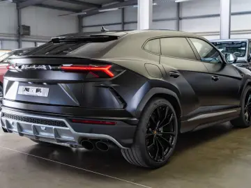 Urus 4.0 V8 / Vernice Opaca/ Pano / Prod:05.2022