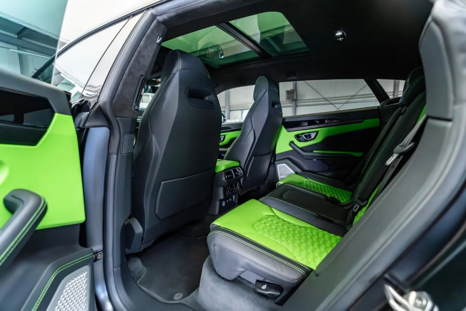 Urus 4.0 V8 / Vernice Opaca/ Pano / Prod:05.2022