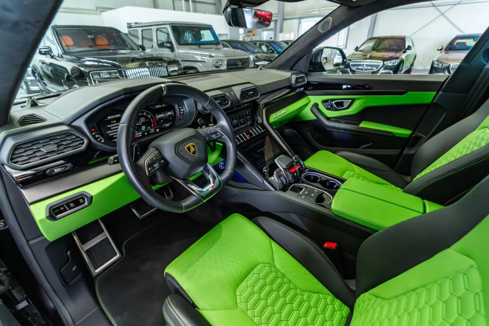 Urus 4.0 V8 / Vernice Opaca/ Pano / Prod:05.2022