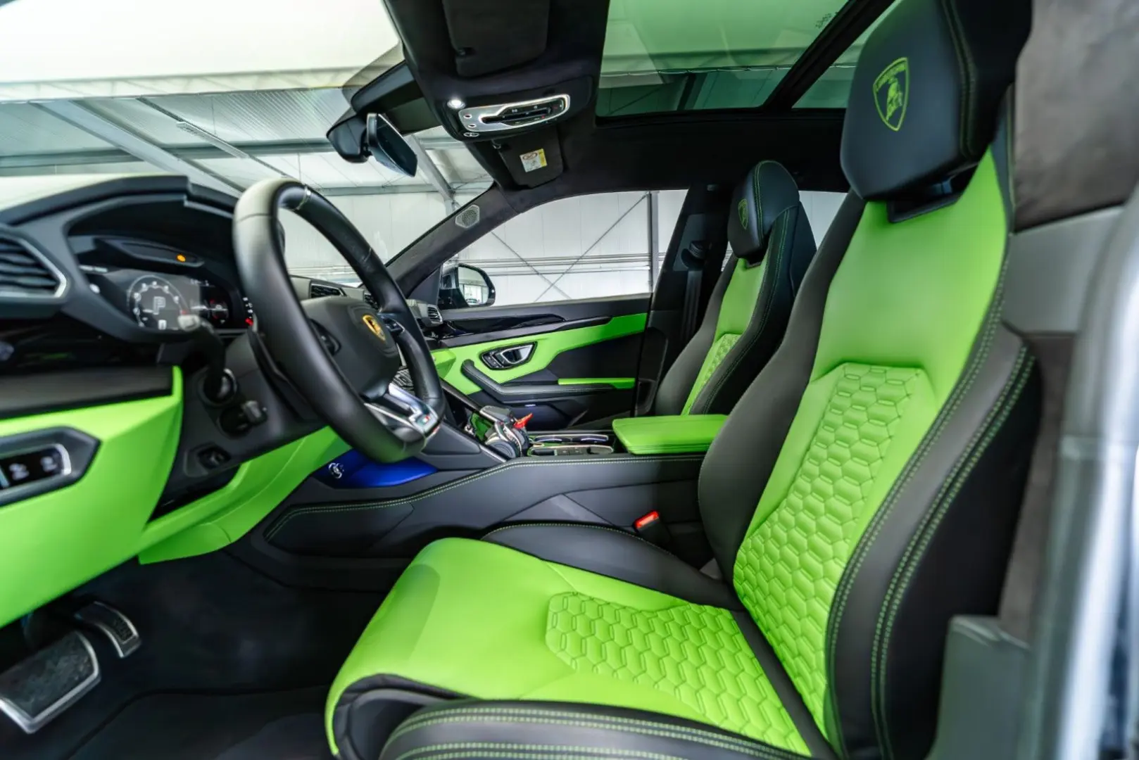 Urus 4.0 V8 / Vernice Opaca/ Pano / Prod:05.2022
