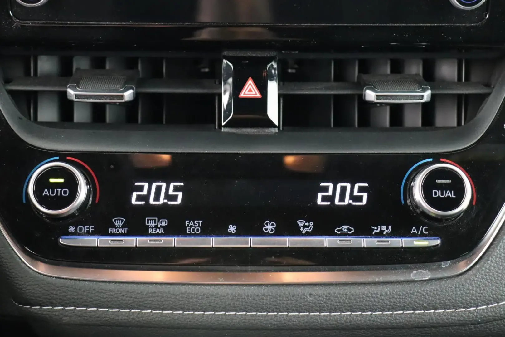COROLLA TOURING SPORTS 2.0 HYBRID RÜCKFAHRKAMERA