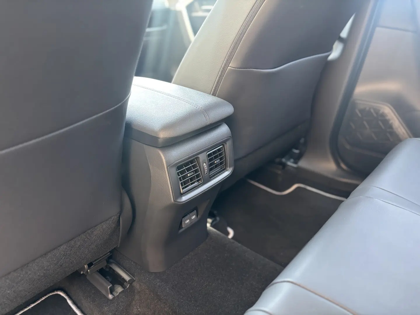 TOYOTA RAV4 Exlusive BI-TONE 4X4 HEV 2.5
