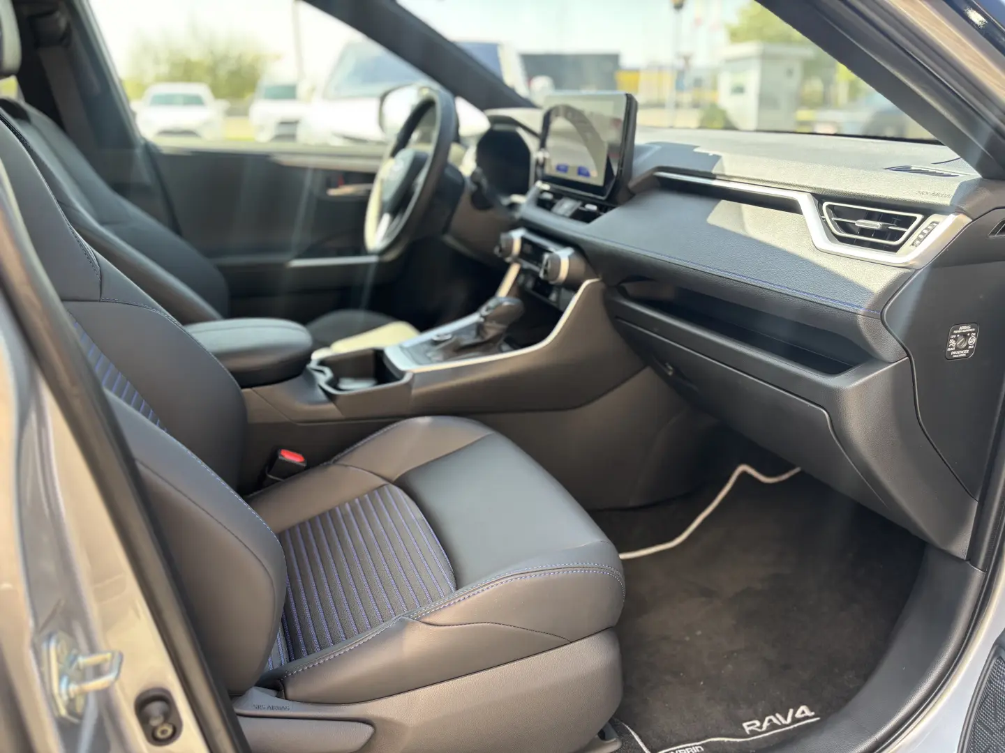TOYOTA RAV4 Exlusive BI-TONE 4X4 HEV 2.5