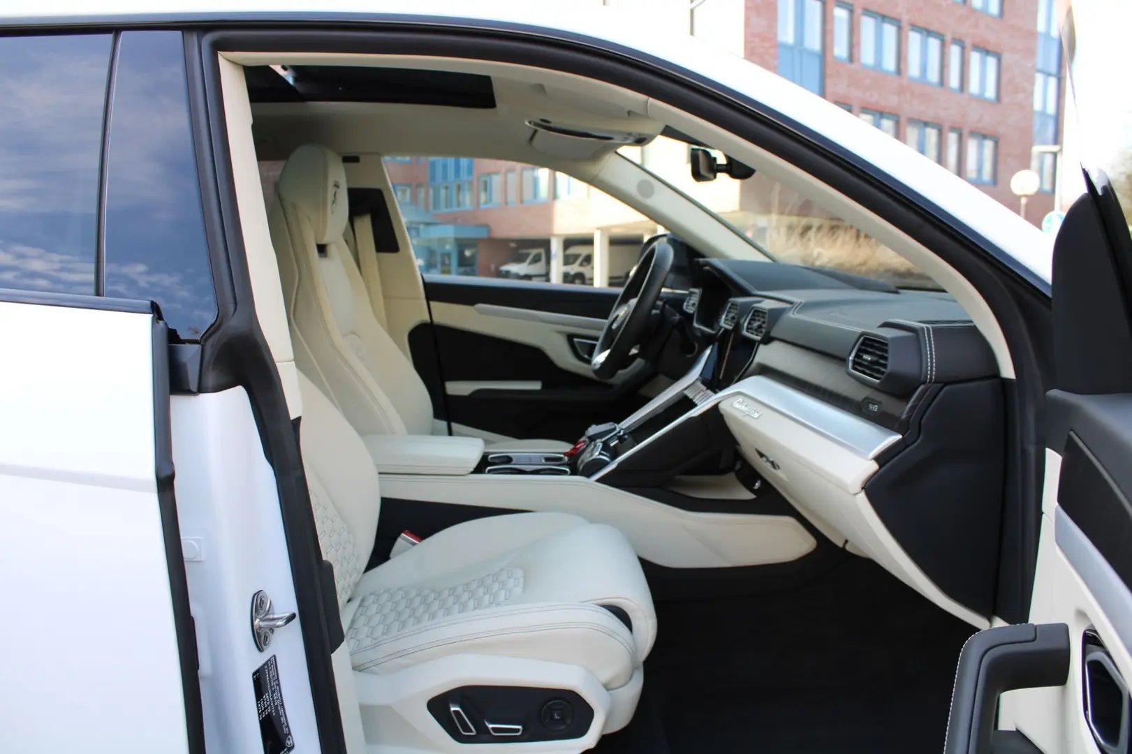 Urus 4.0 1.Hand/Pano/Massage/Bang&Olufsen/HuD