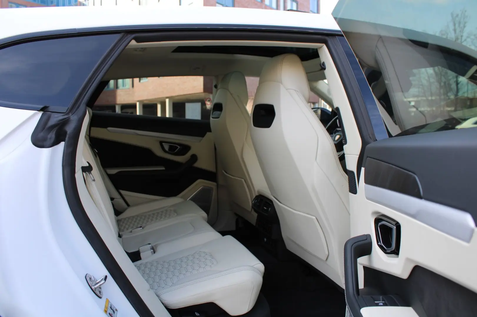 Urus 4.0 1.Hand/Pano/Massage/Bang&Olufsen/HuD