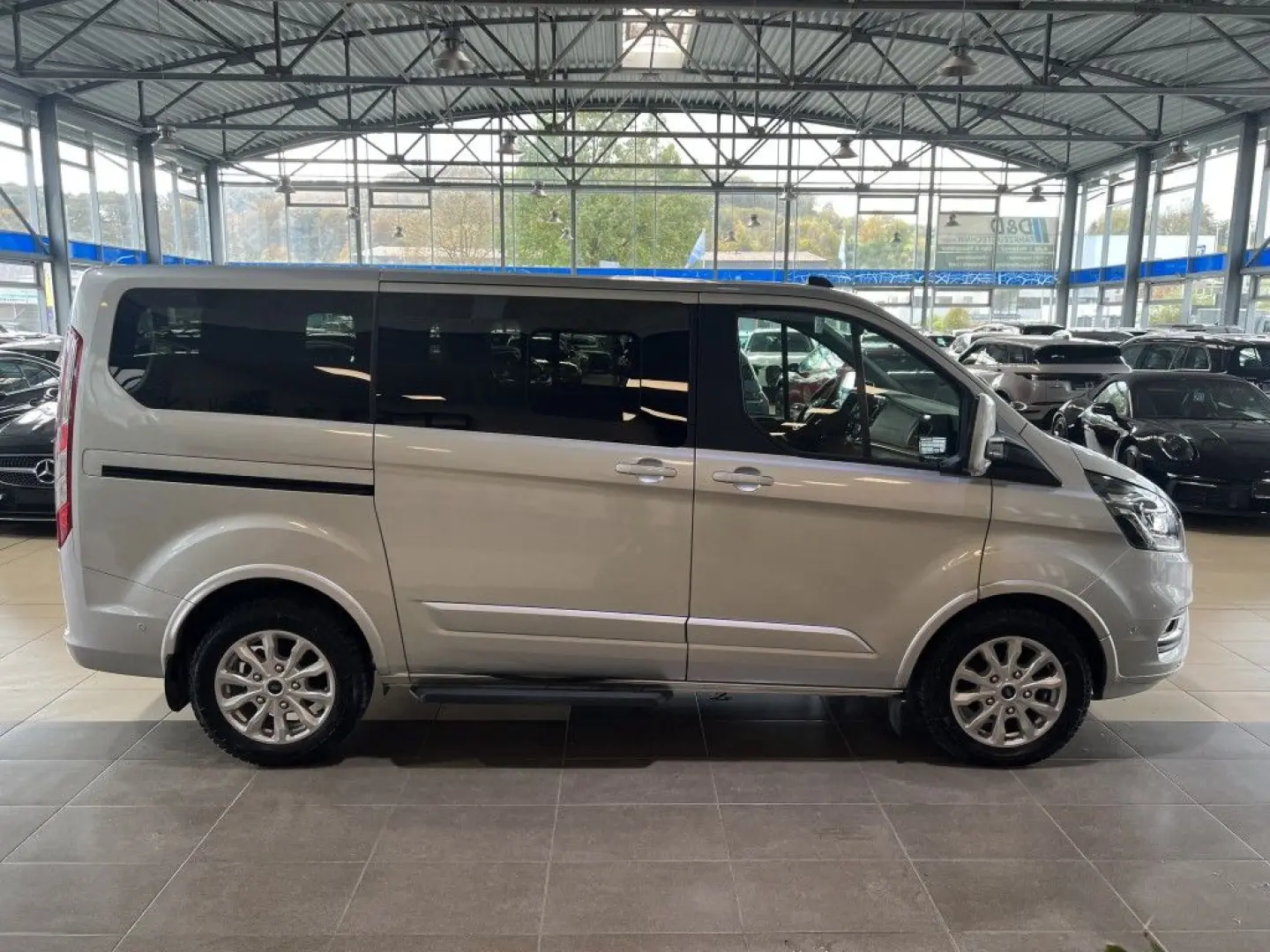 Tourneo Custom TitaniumX 9Sitze ACC BI-Xenon Nav