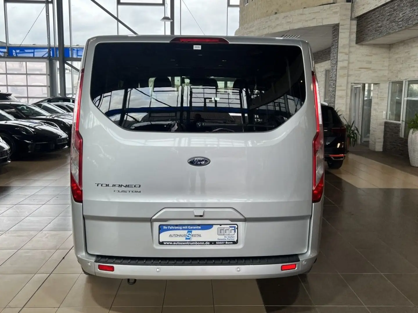 Tourneo Custom TitaniumX 9Sitze ACC BI-Xenon Nav