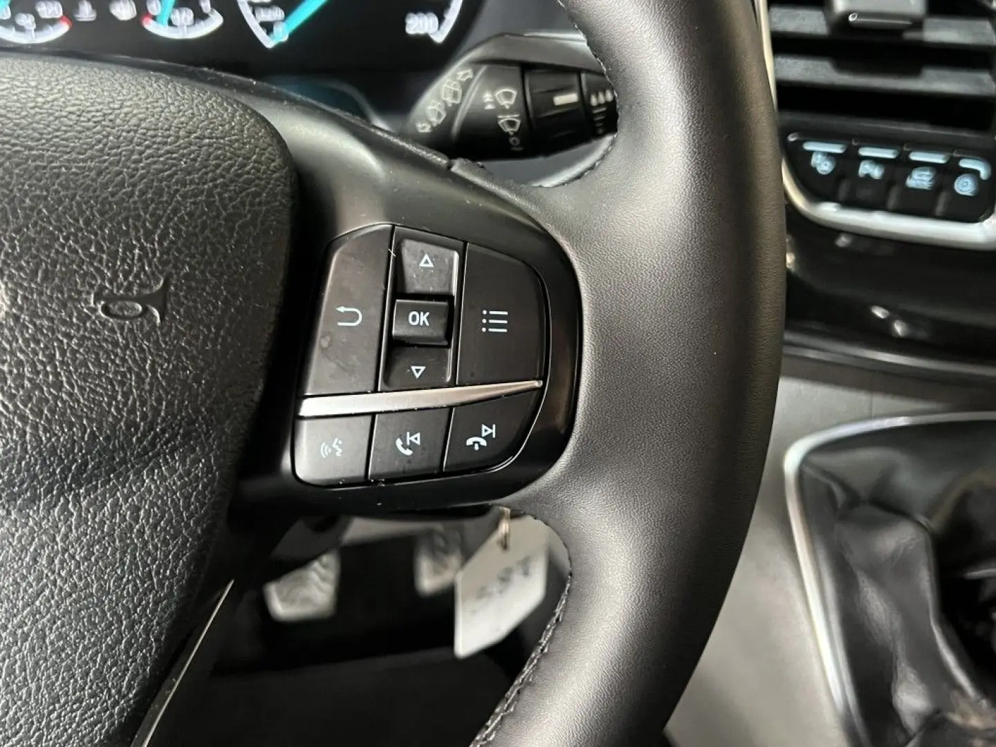 Tourneo Custom TitaniumX 9Sitze ACC BI-Xenon Nav