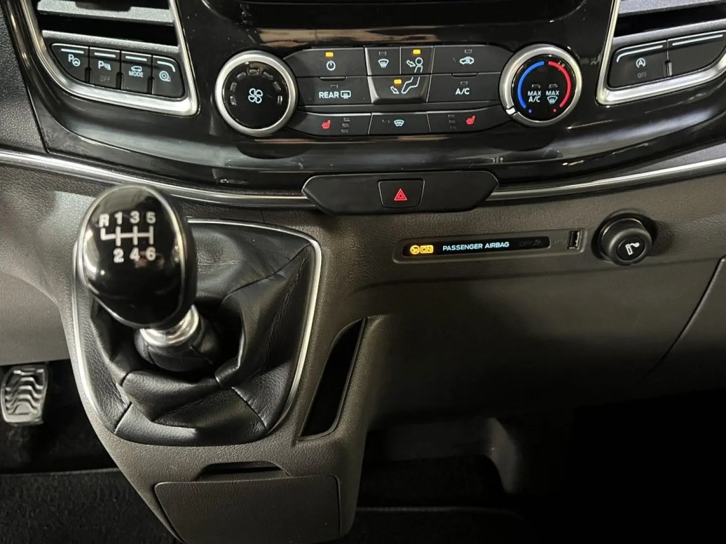 Tourneo Custom TitaniumX 9Sitze ACC BI-Xenon Nav