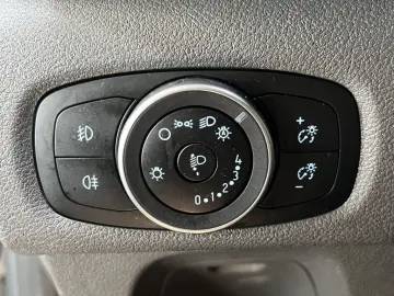 Tourneo Custom TitaniumX 9Sitze ACC BI-Xenon Nav