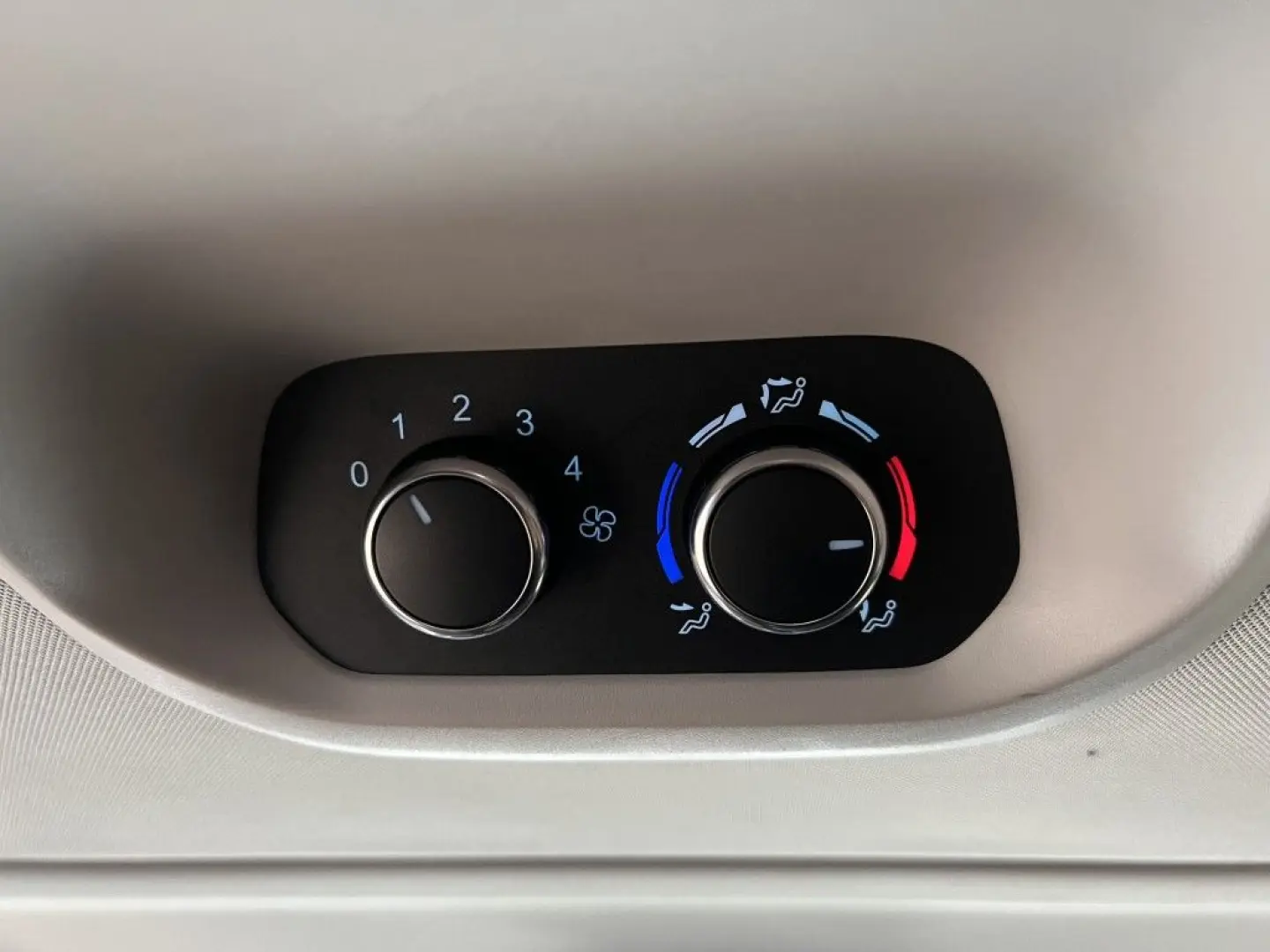 Tourneo Custom TitaniumX 9Sitze ACC BI-Xenon Nav