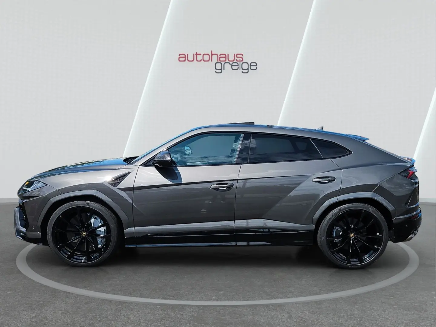 Urus Akrapovic Keramik Pano CarbonPaket HUD B&O