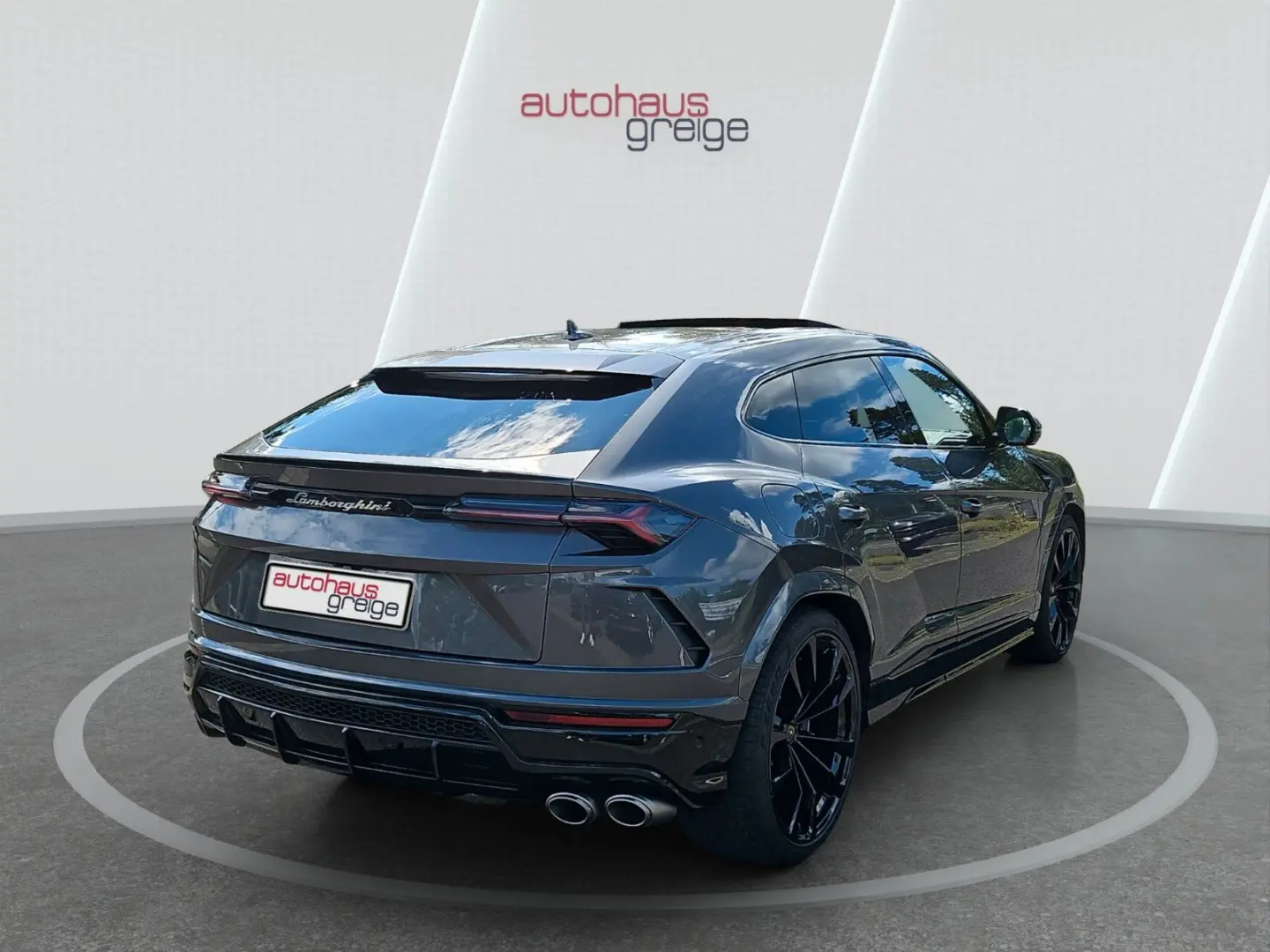 Urus Akrapovic Keramik Pano CarbonPaket HUD B&O
