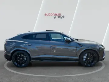 Urus Akrapovic Keramik Pano CarbonPaket HUD B&O