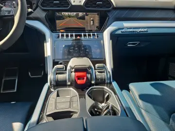 Urus Akrapovic Keramik Pano CarbonPaket HUD B&O