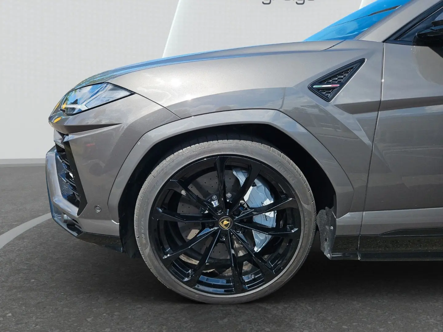 Urus Akrapovic Keramik Pano CarbonPaket HUD B&O
