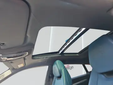 Urus Akrapovic Keramik Pano CarbonPaket HUD B&O