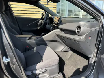 TOYOTA C-HR 2.0 DYNAMIC HEV 4X2