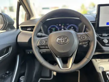 Toyota Corolla 1.8 HSD Dynamic