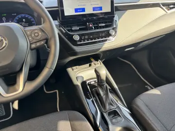 Toyota Corolla 1.8 HSD Dynamic