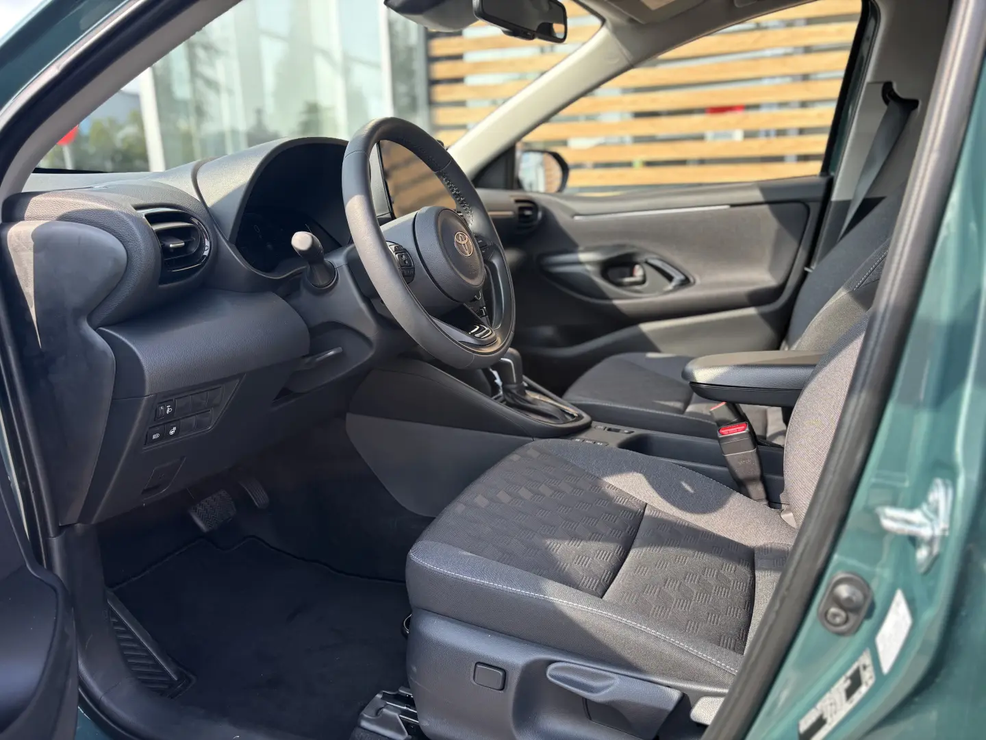 Toyota Yaris 1.5 HEV 116 CP Business