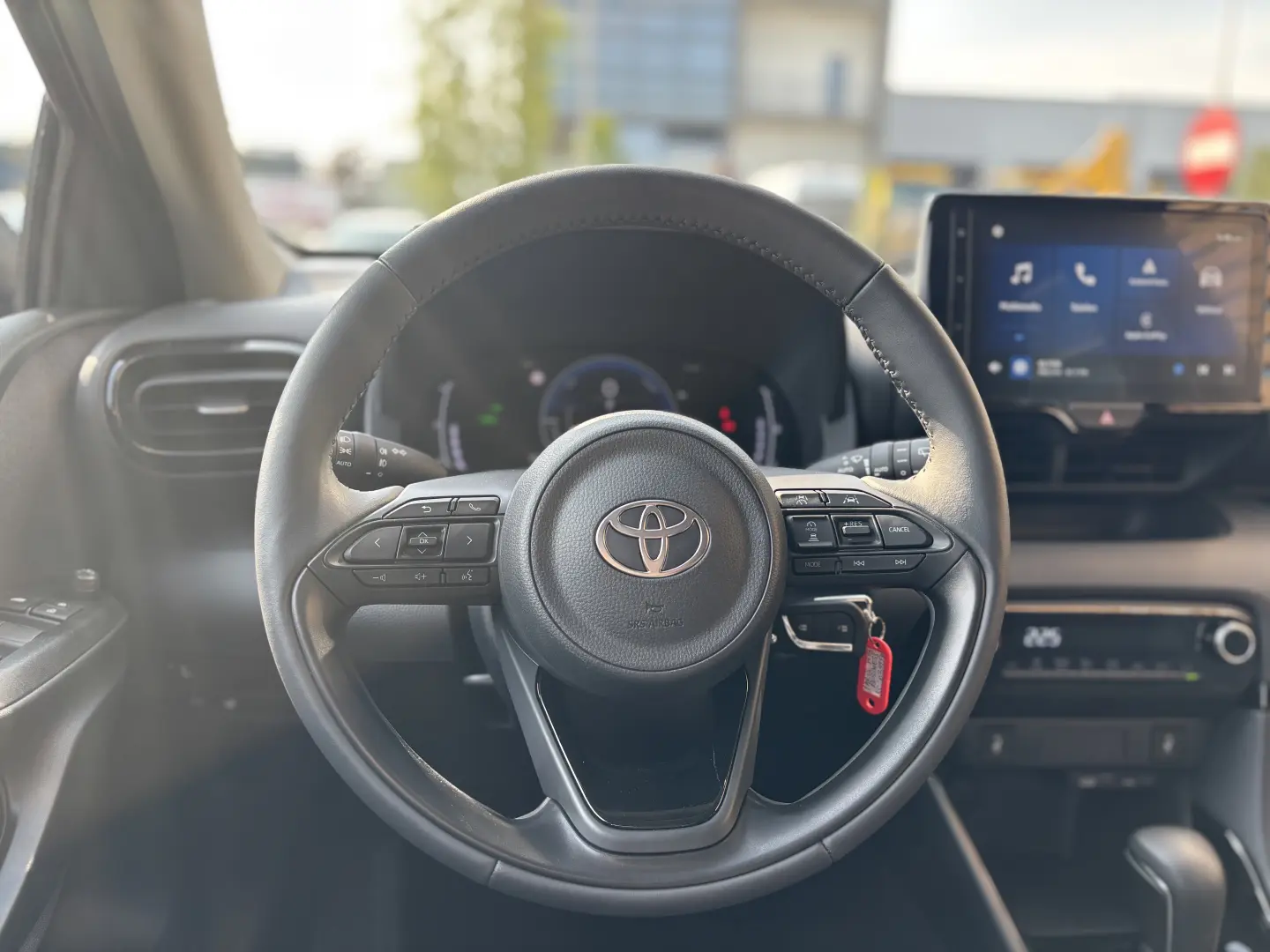 Toyota Yaris 1.5 HEV 116 CP Business