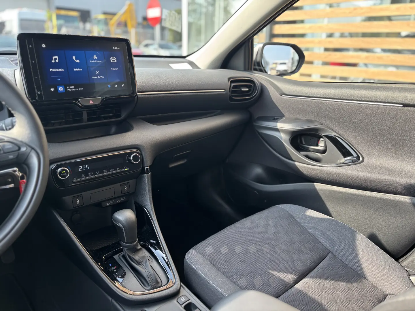 Toyota Yaris 1.5 HEV 116 CP Business
