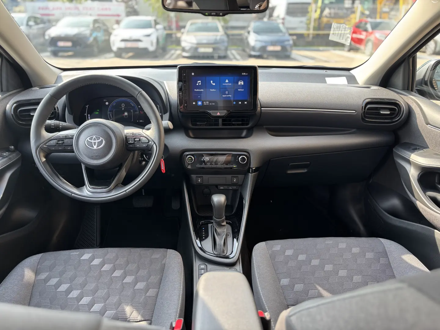 Toyota Yaris 1.5 HEV 116 CP Business