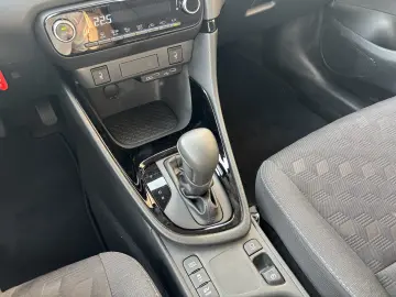 Toyota Yaris 1.5 HEV 116 CP Business
