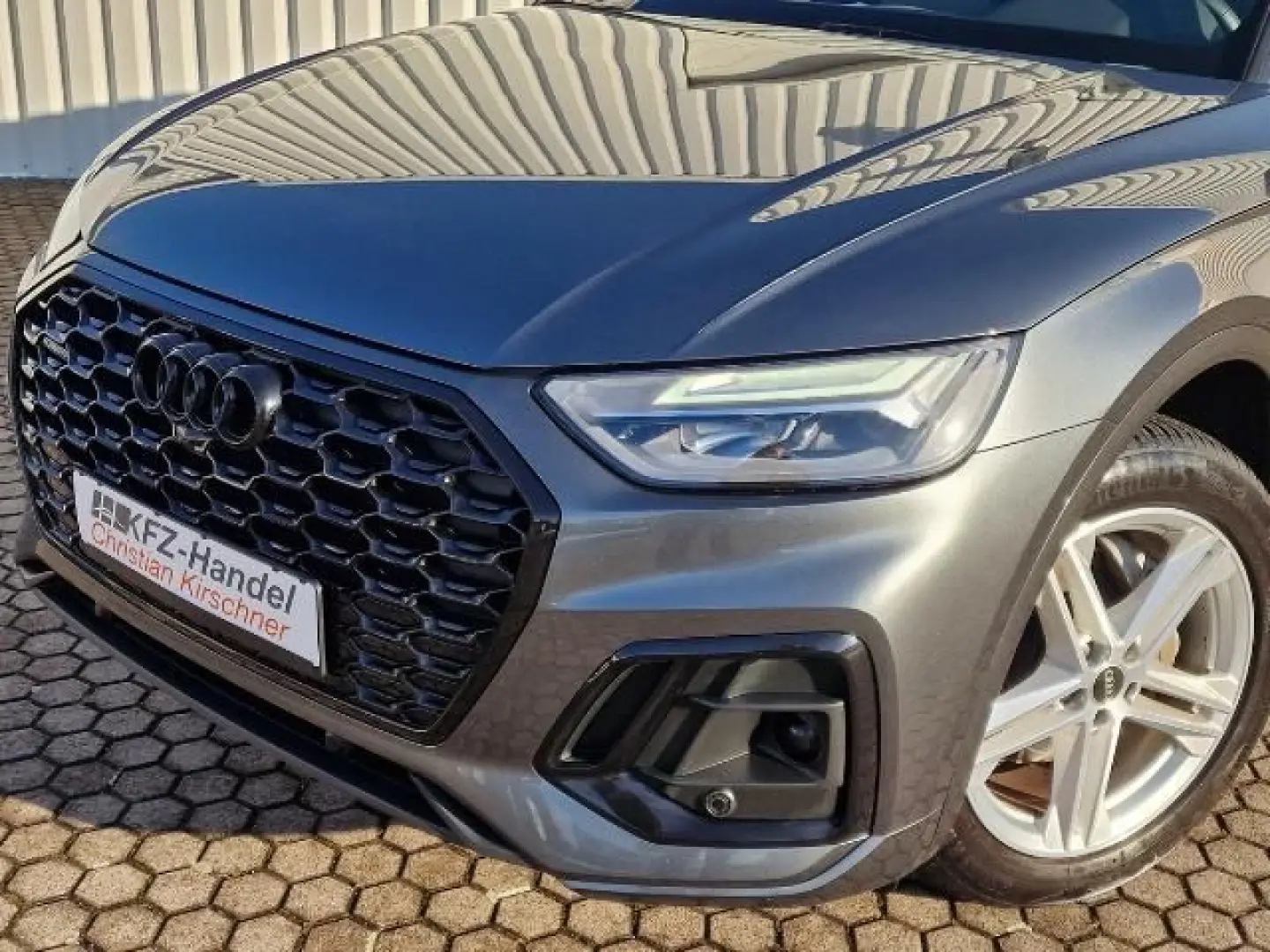Q5  Sportback*S line*Virtual Cock*AHK mit 2400 k