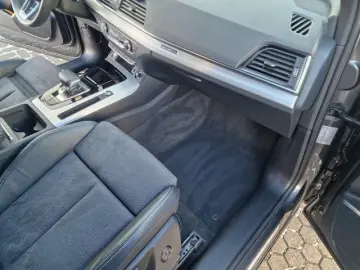 Q5  Sportback*S line*Virtual Cock*AHK mit 2400 k