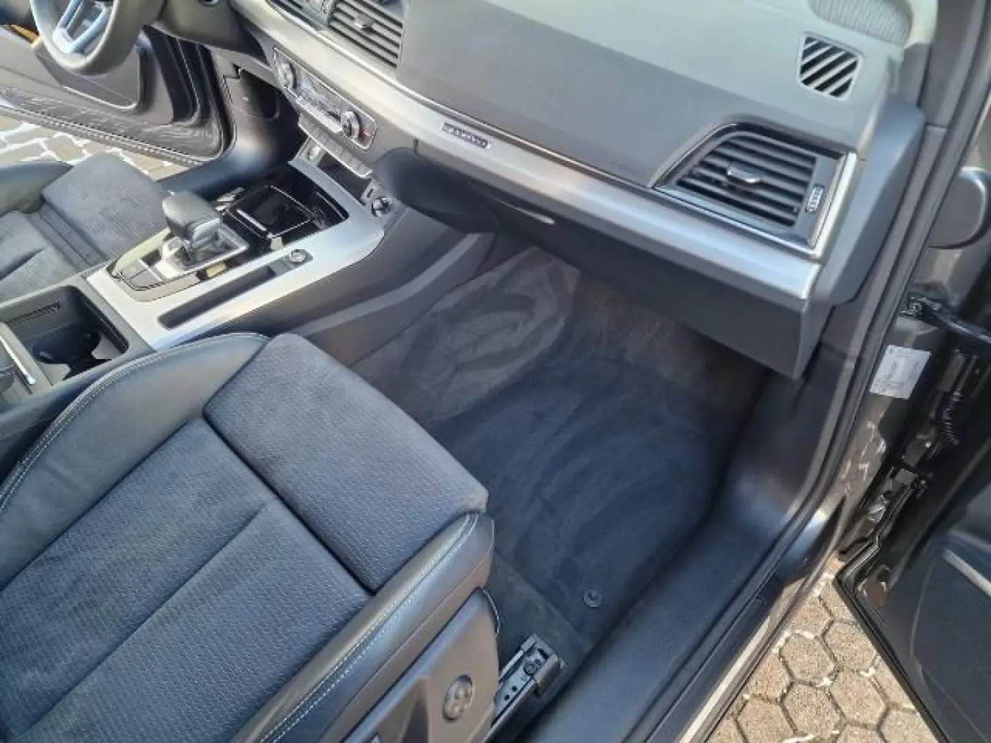 Q5  Sportback*S line*Virtual Cock*AHK mit 2400 k