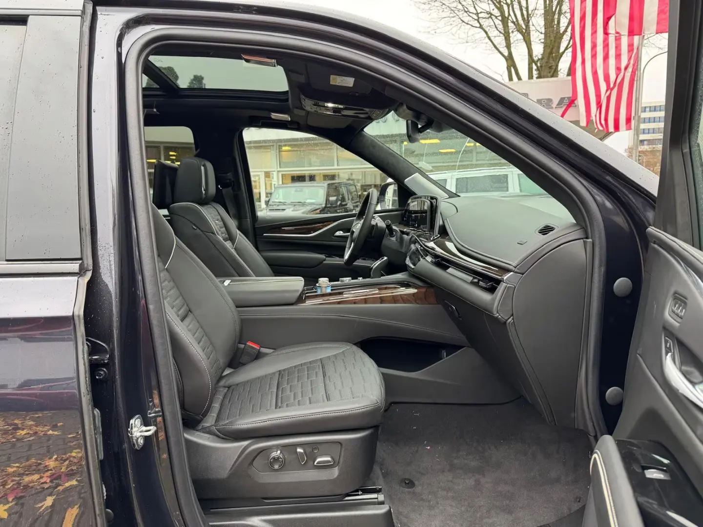 Cadillac Escalade 6.2 V8 Sport Platinum mit LPG