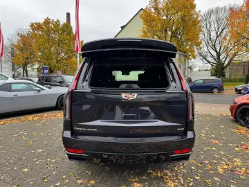 Cadillac Escalade 6.2 V8 Sport Platinum mit LPG